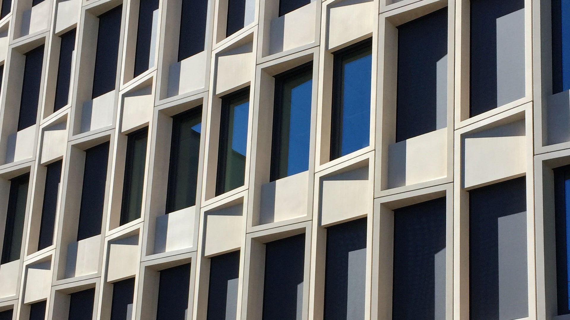 Precast concrete facade
