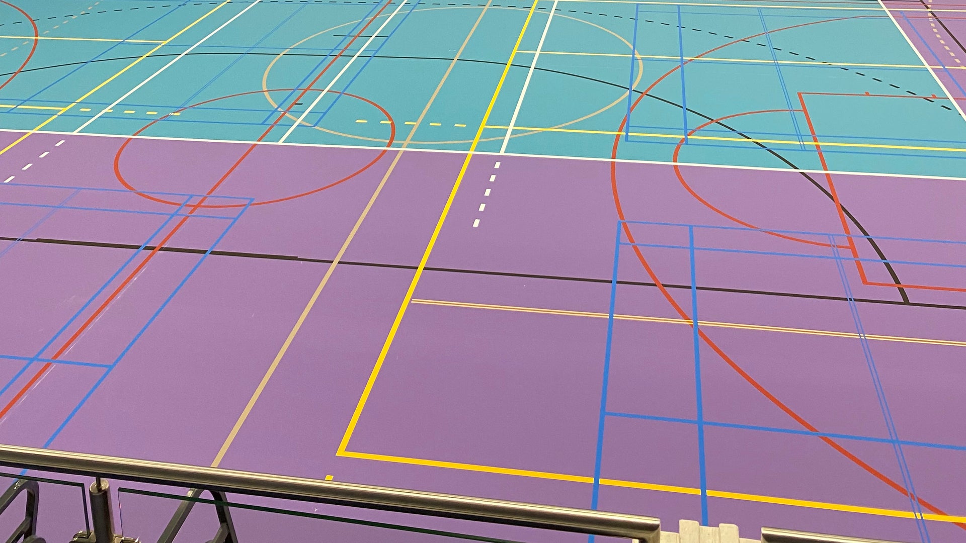 Sneker Sporthal - Facelift