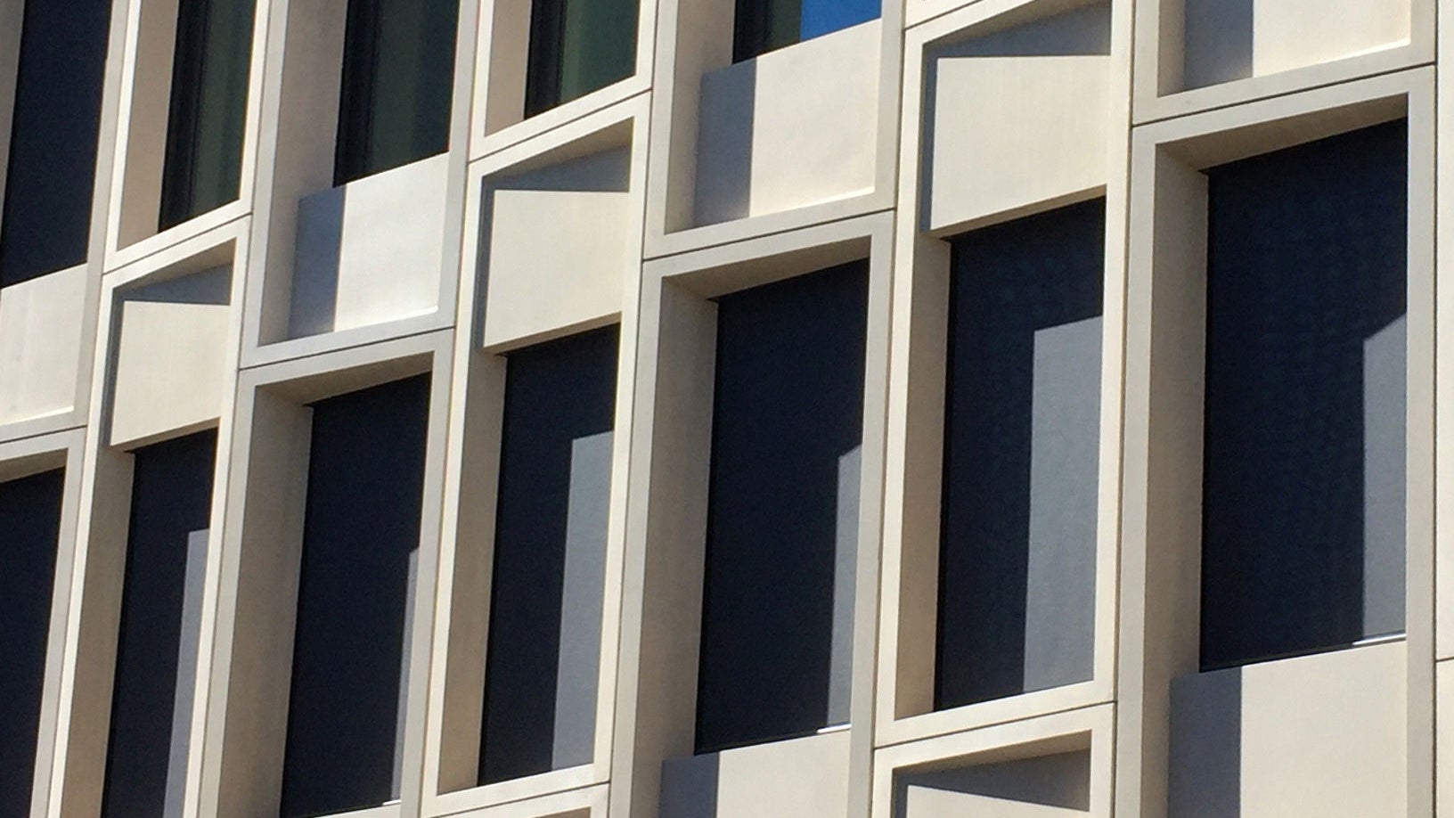 Precast concrete facade