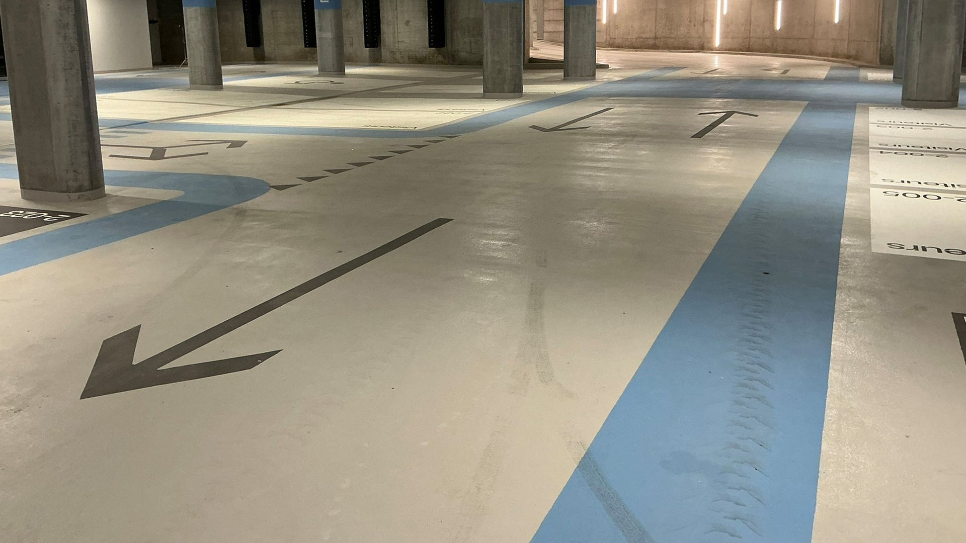 Revêtement de sol sans joints, parking souterrain, PULSE, Chesaux-sur-Lausanne