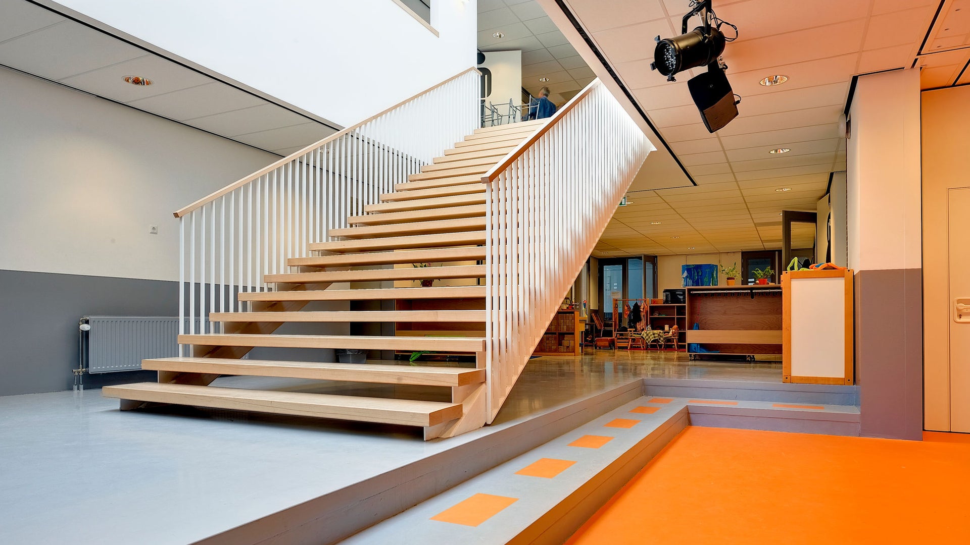 Basisschool De Vuurvogel, Tilburg floor finished project