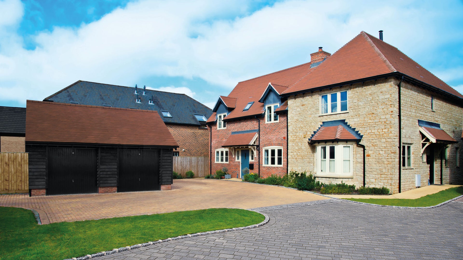 Resiblock on driveway paving