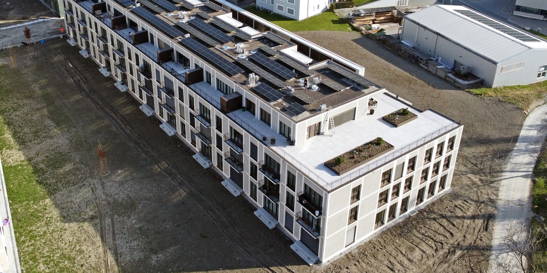Aussenaufnahme finalisiertes Flachdach