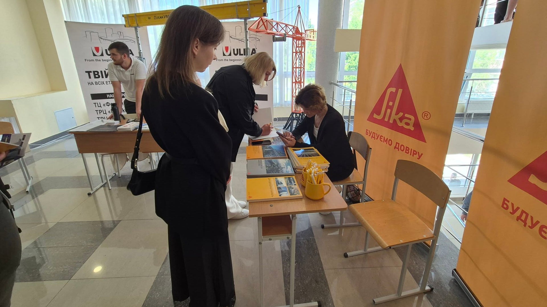Students visit construction industry career fair