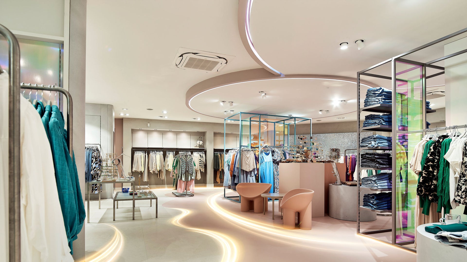 clothing shop with Sika ComfortFloor color light waves with Sika Floor Explorer