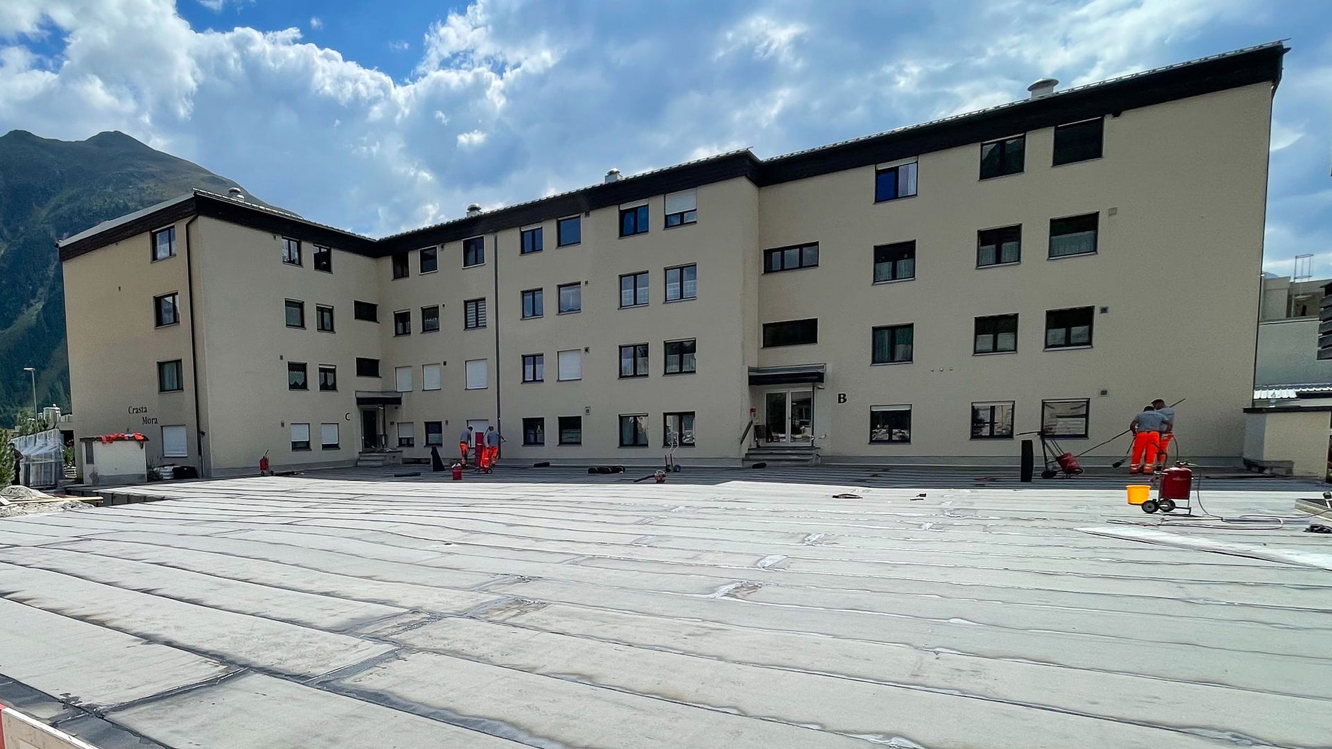 Abdichtung Tiefgaragendecke mit Polymerbitumen-Dichtungsbahnen, Bever